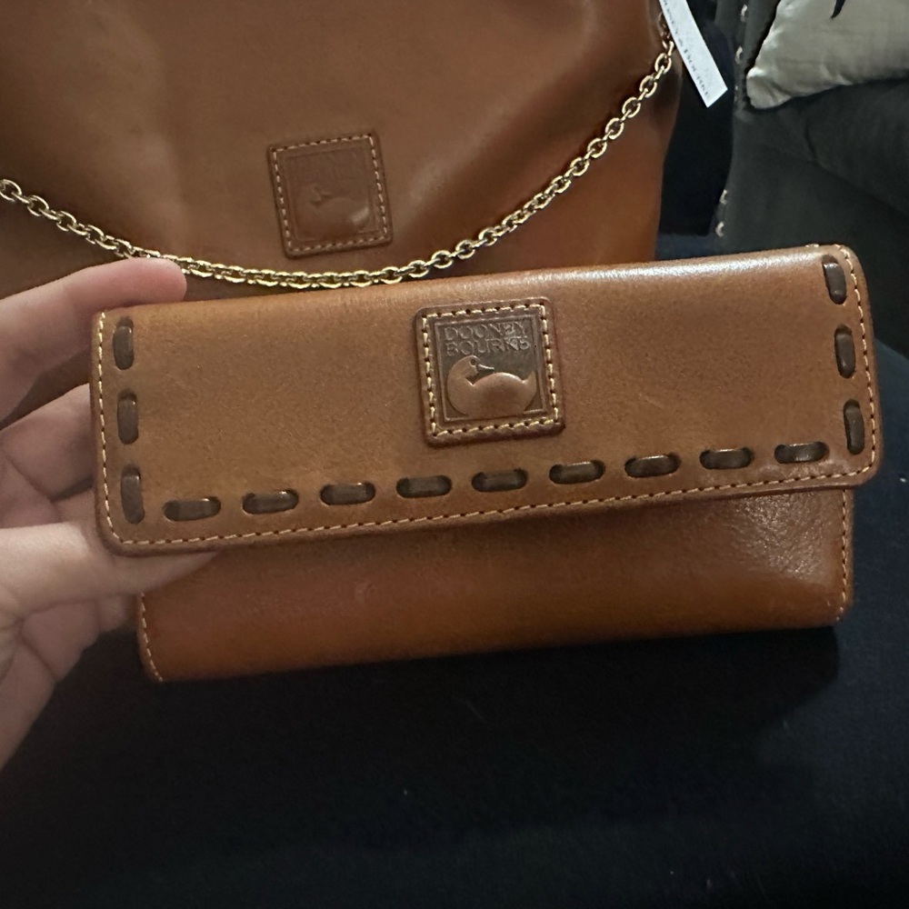 *SOLD* Dooney & Bourke Tan Florentine Leather Bag & Matching Wallet, Dust Bag - Picture 10 of 13